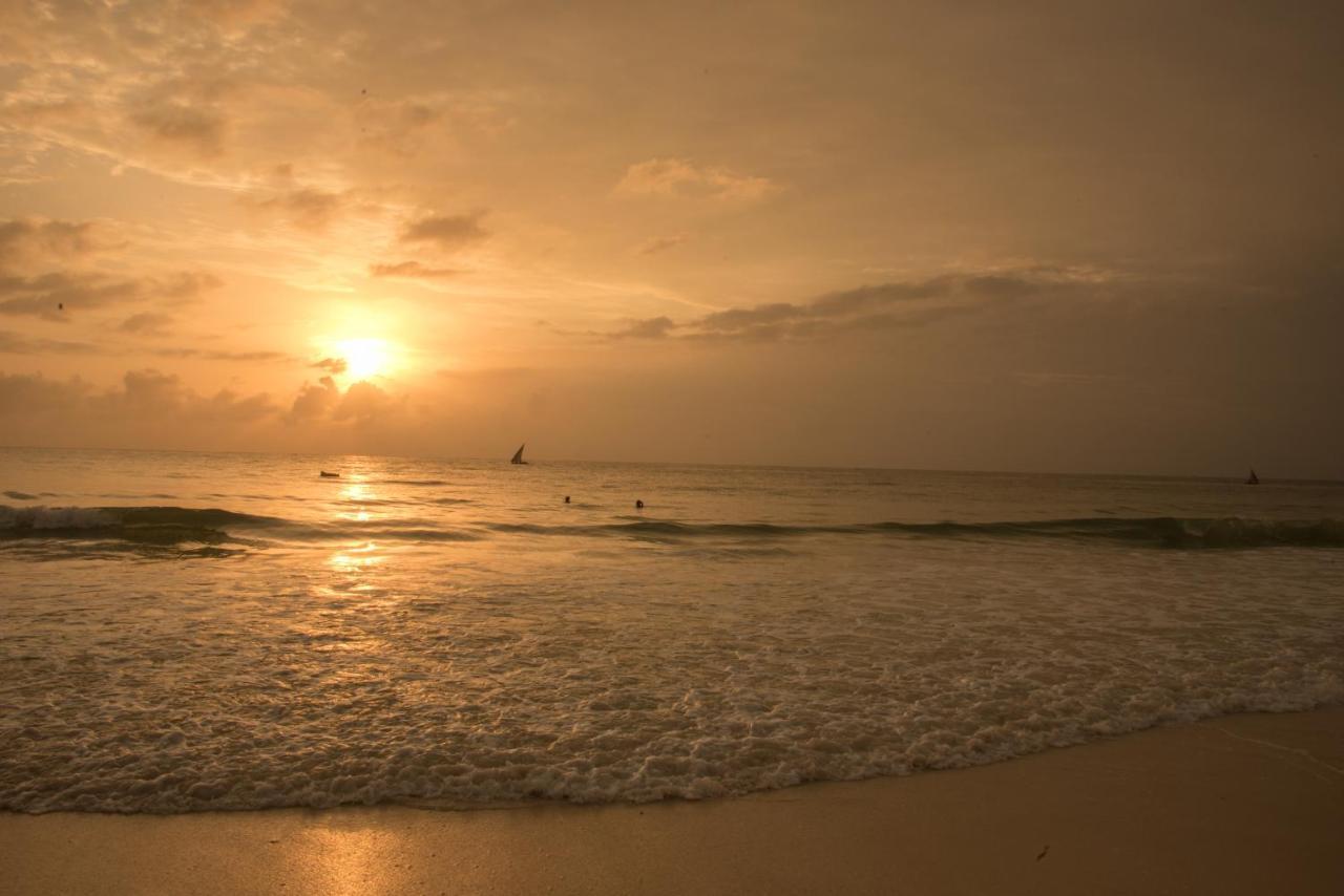 Baobab Sea Lodge Kilifi Buitenkant foto